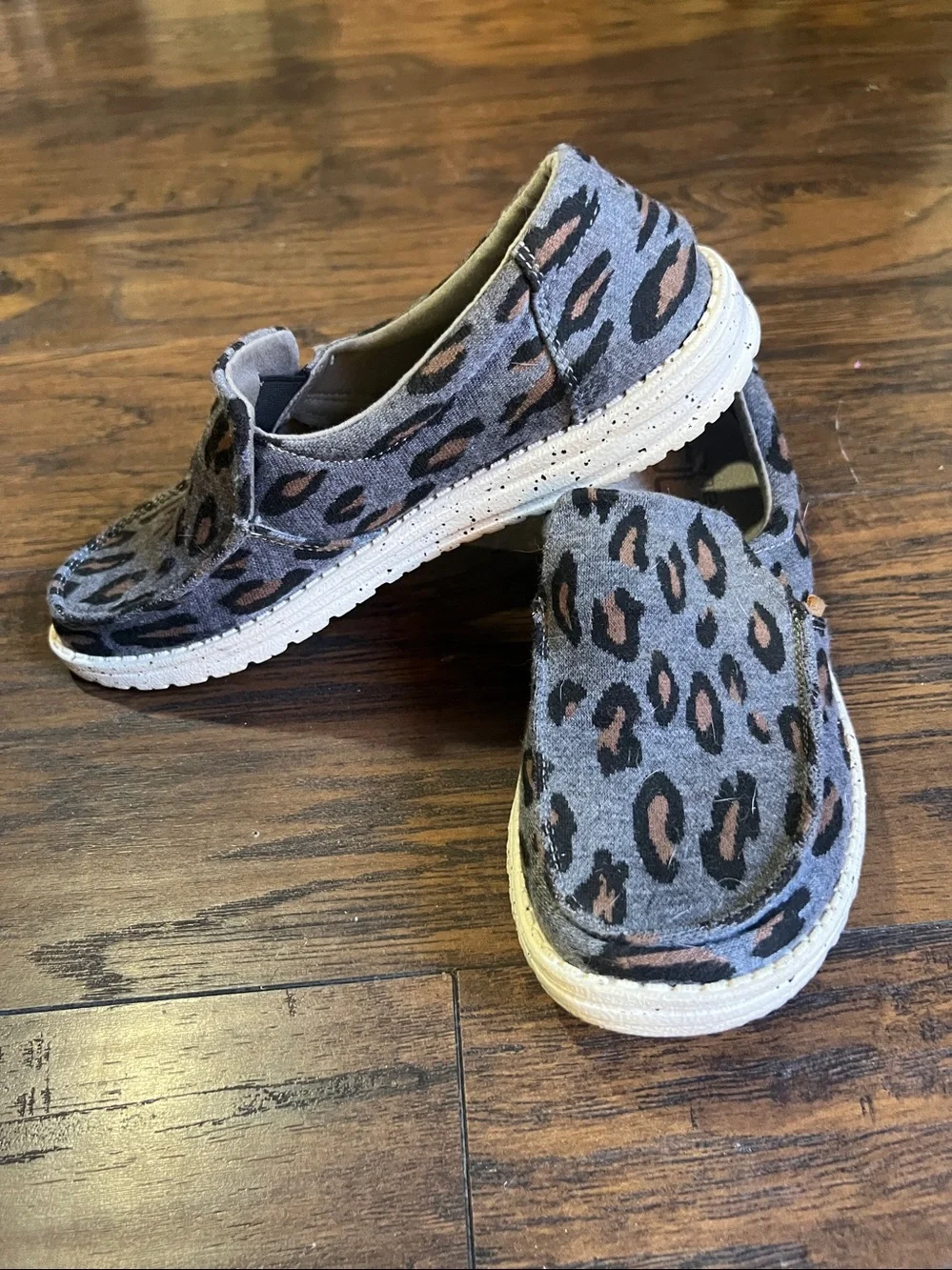 Hey Dude Woman’s Misty leopard print slip on shoe size 8 - Picture 3 of 6